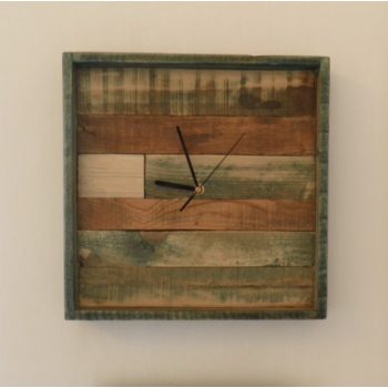 Újrahasznosított fából készült