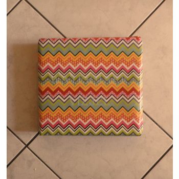   Díszcsomagolás faliórák, zászlók, faliképek részére.