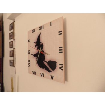 Boszorkány falióra