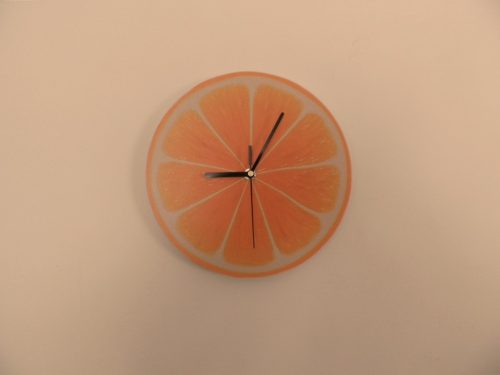 narancs mintás falióra